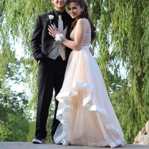 Ball Gown/Prom Dress